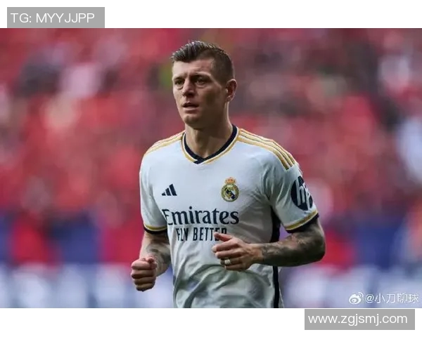 克罗斯在足球场上的传奇之路与他对球队的深远影响分析