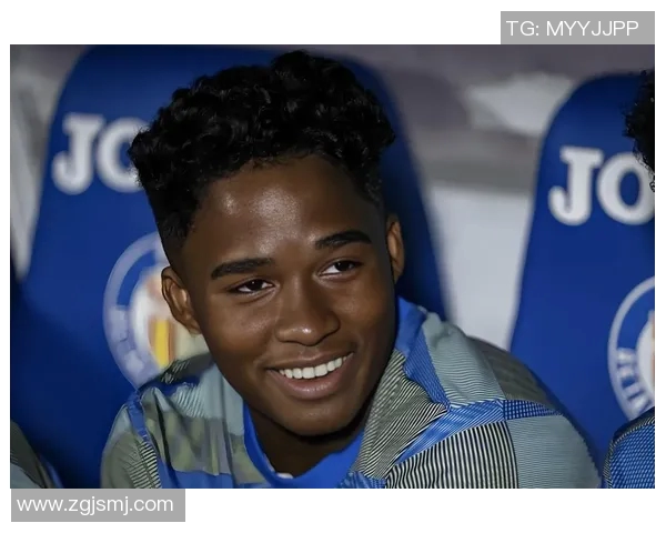 曼城与里昂精彩对决集锦回顾球迷不容错过的瞬间与精彩进球 曼城与里昂精彩对决集锦回顾球迷不容错过的瞬间与精彩进球